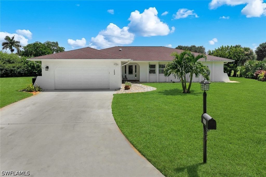 193 Heather Grove Ln, Naples