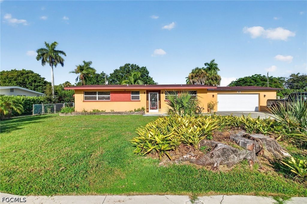 2950 Holly Rd, FORT MYERS