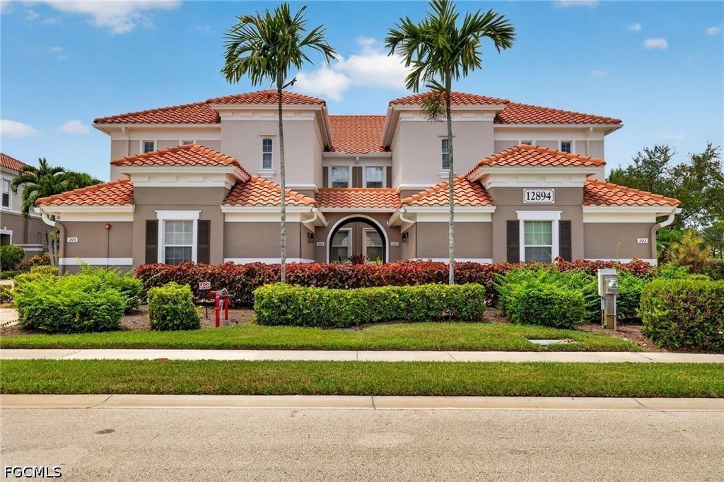 12894 New Market St 202, Fort Myers