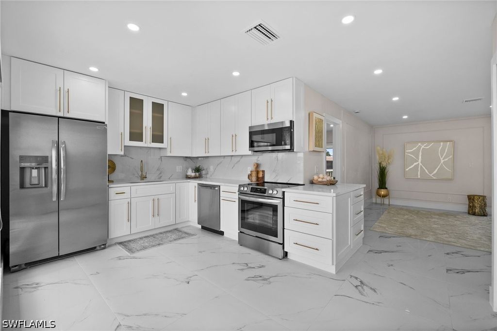 105 Harrison Rd 4, Naples