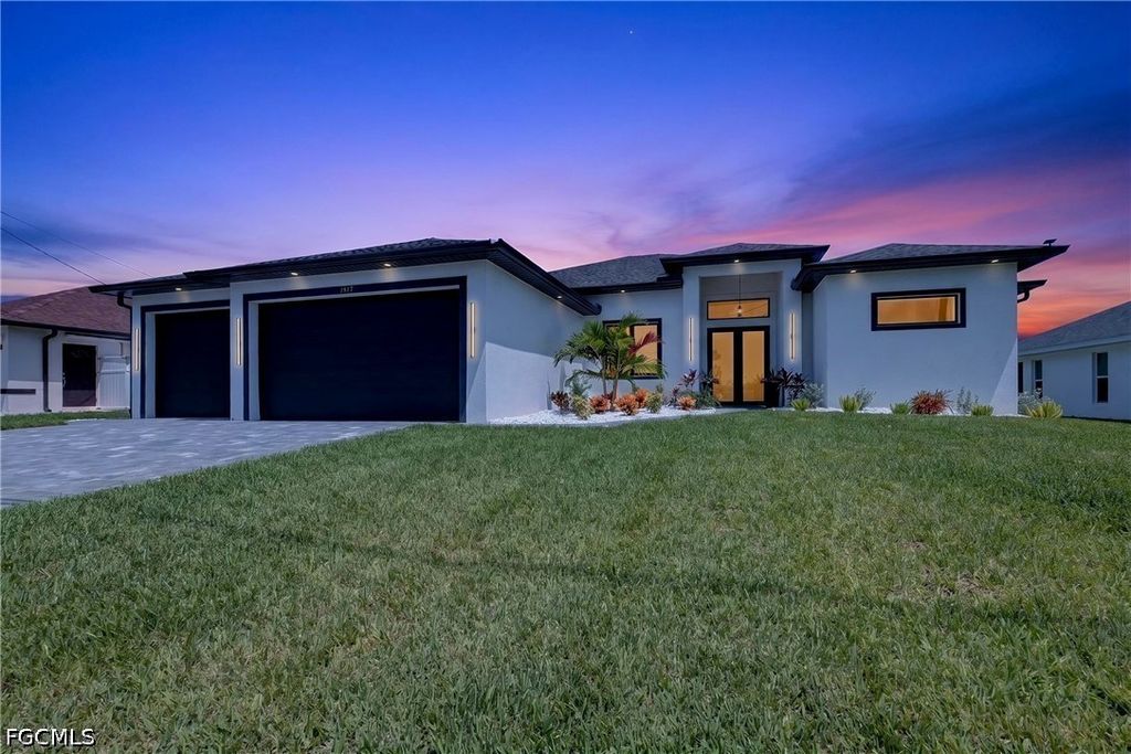 1417 Sw 24th St, Cape Coral