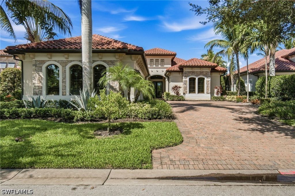 16791 Cabreo Dr, Naples