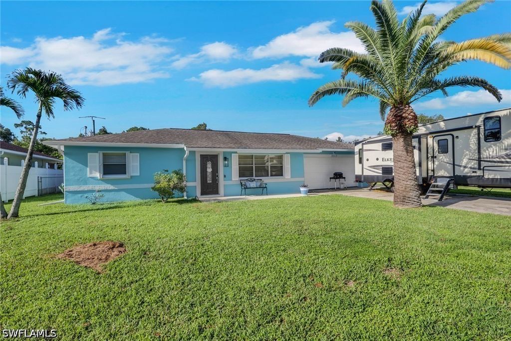12213 De Moya Dr, Fort Myers