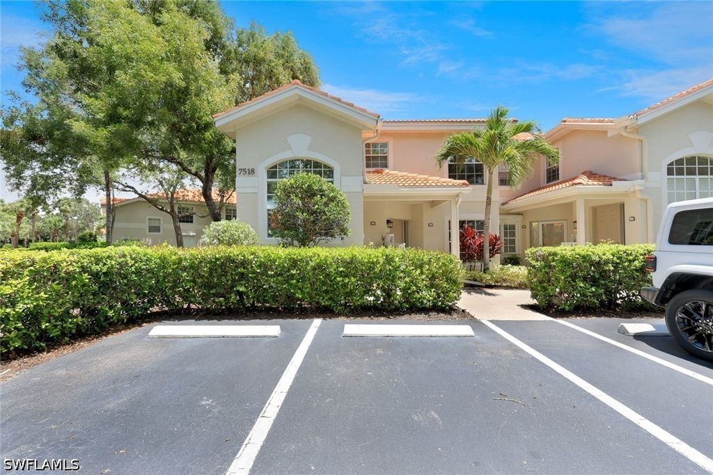 7518 Silver Trumpet Ln 201, Naples