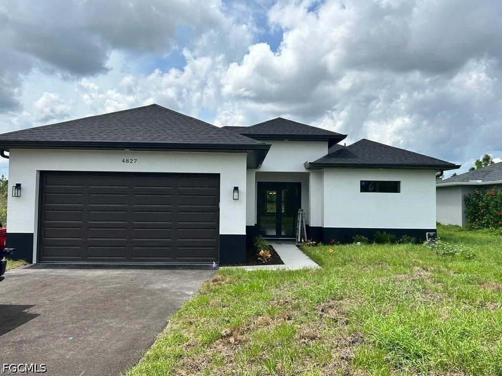 4827 Everglades Blvd N, Naples