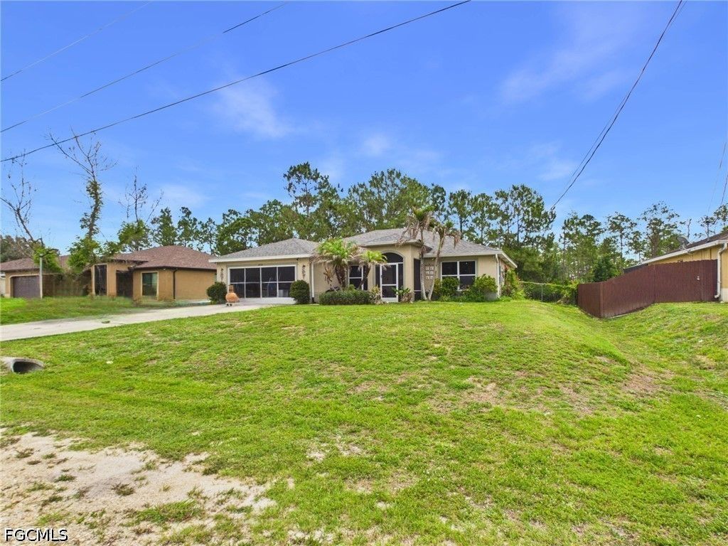1858 Marlboro Ln, LEHIGH ACRES