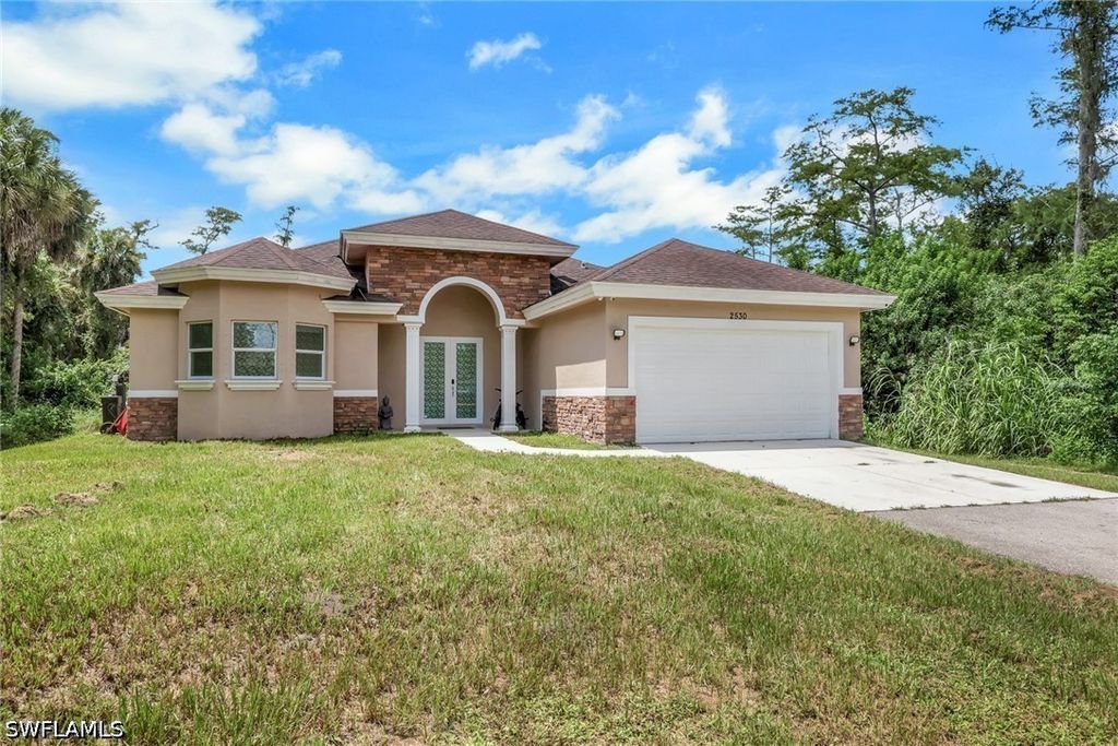 2530 22nd Ave Ne, Naples