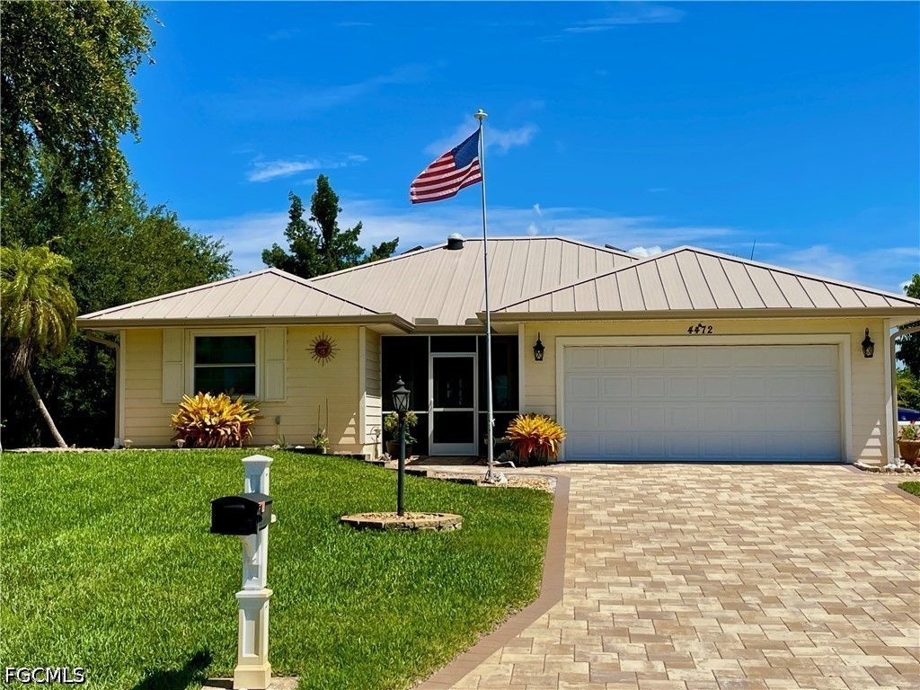 4472 Lake Heather Cir, St James City