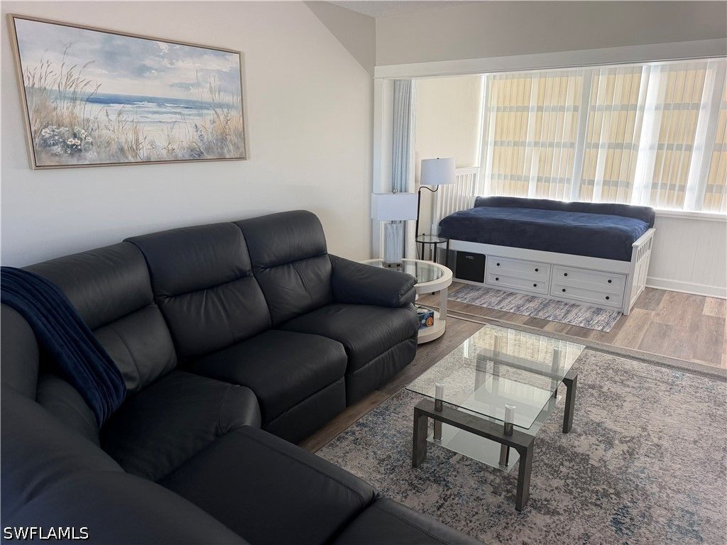 1724 Pine Valley Dr 202, FORT MYERS