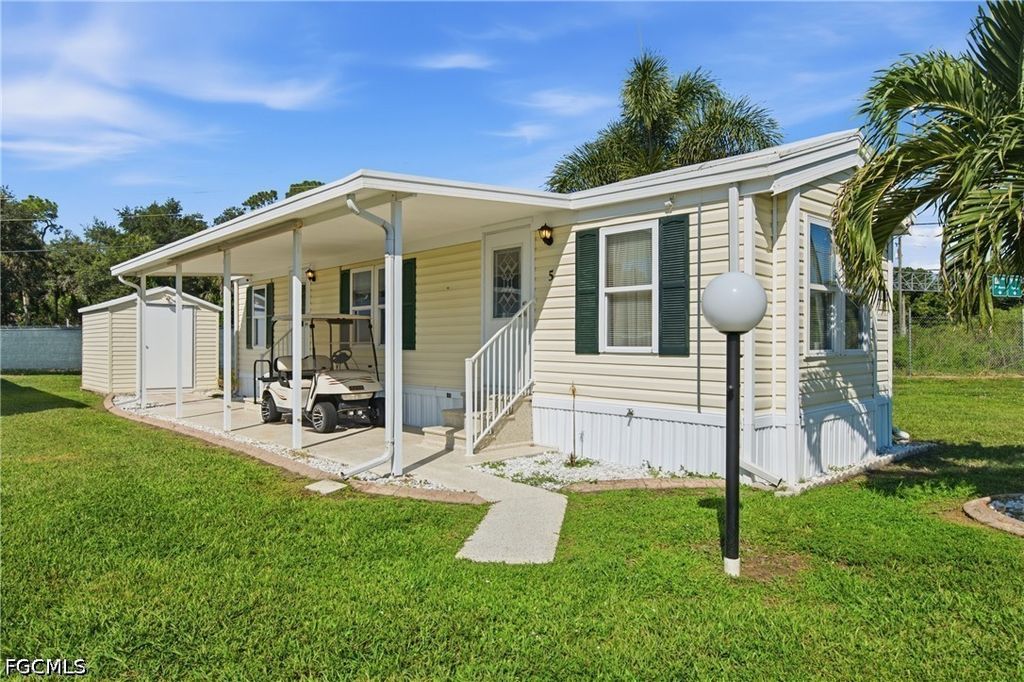 5558 Palm Beach Blvd 5, FORT MYERS