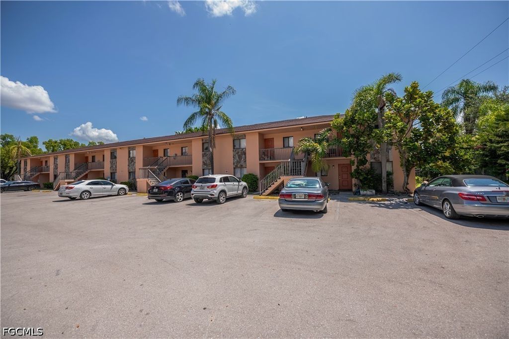 2700 Park Windsor Dr 713, FORT MYERS