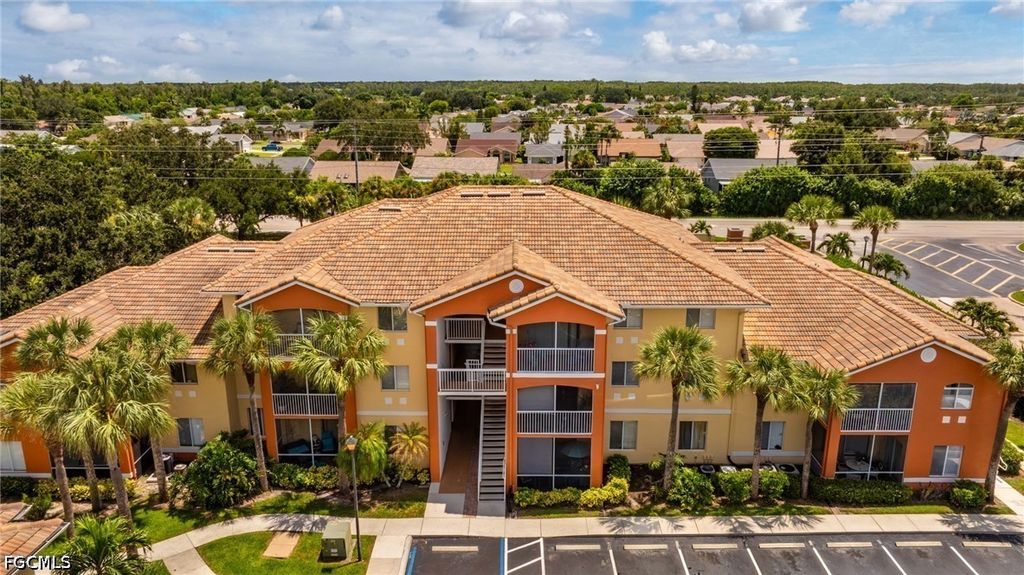 6481 Aragon Way 305, FORT MYERS