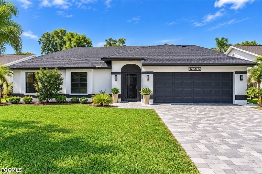 6656 Wakefield Dr, Fort Myers