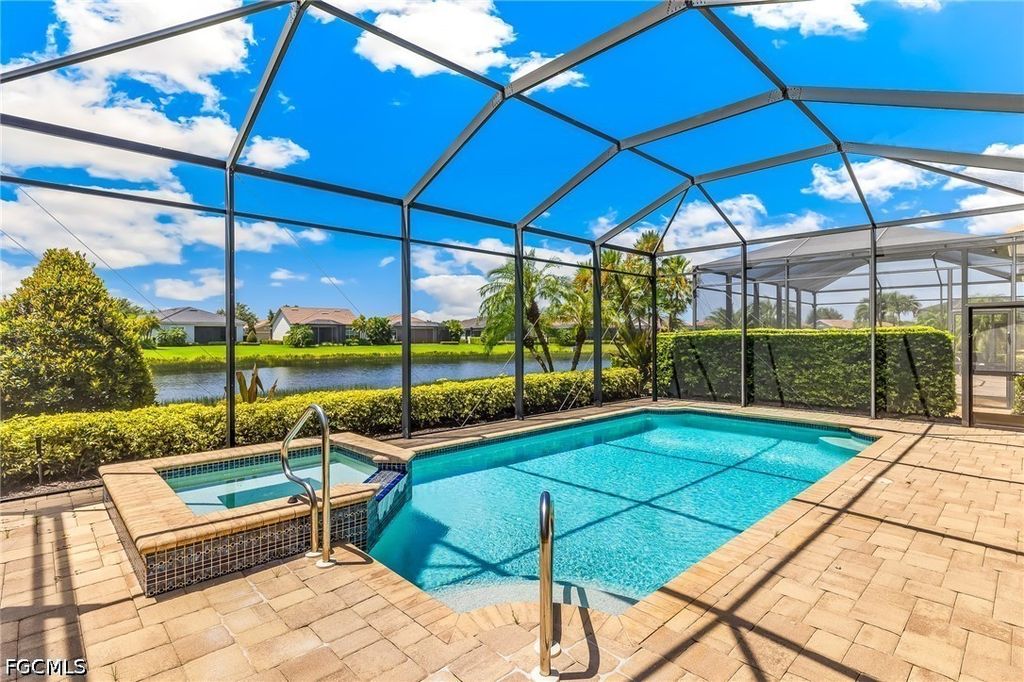 12764 Fairway Cv Ct, Fort Myers