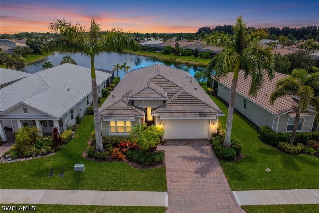 14670 Topsail Dr, Naples