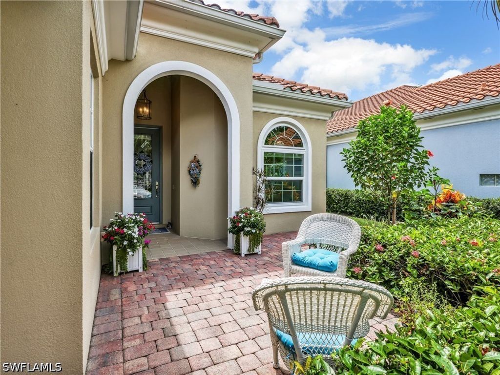 5284 Hawkesbury Way, Naples