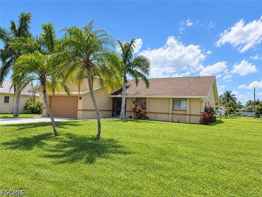 3506 Country Club Blvd, Cape Coral