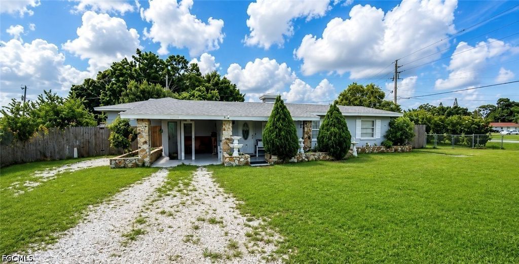 13350 1st St, FORT MYERS