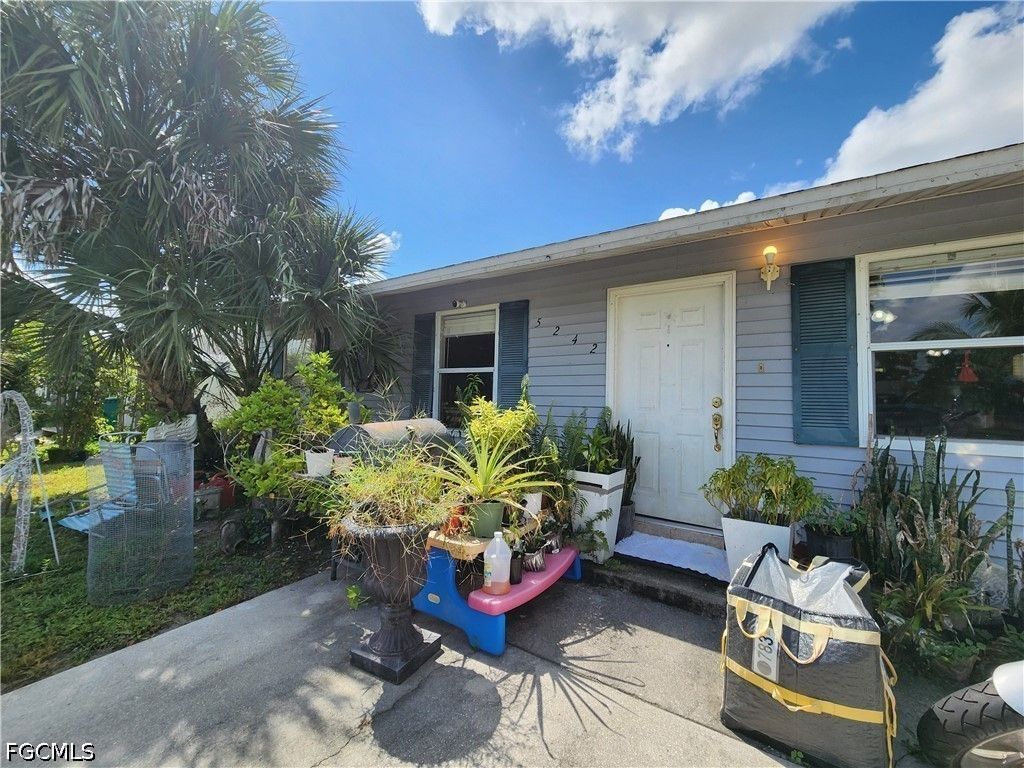 5242 Texas Ave, NAPLES