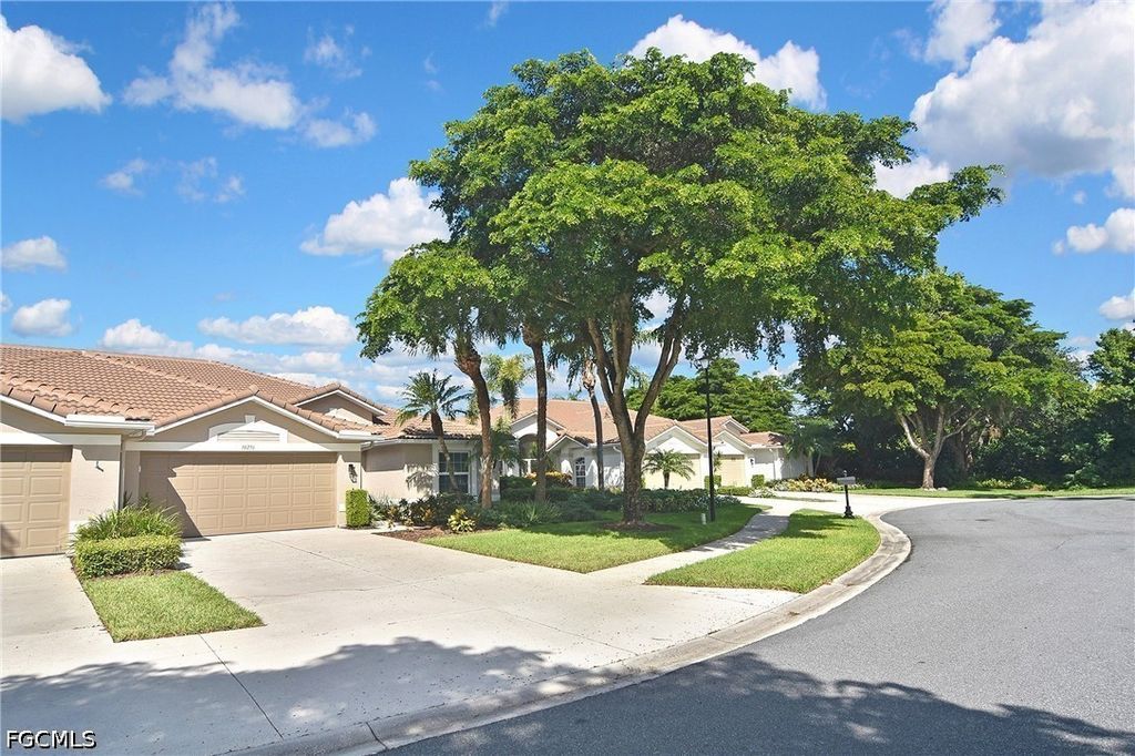 10256 Sago Palm Way, Fort Myers