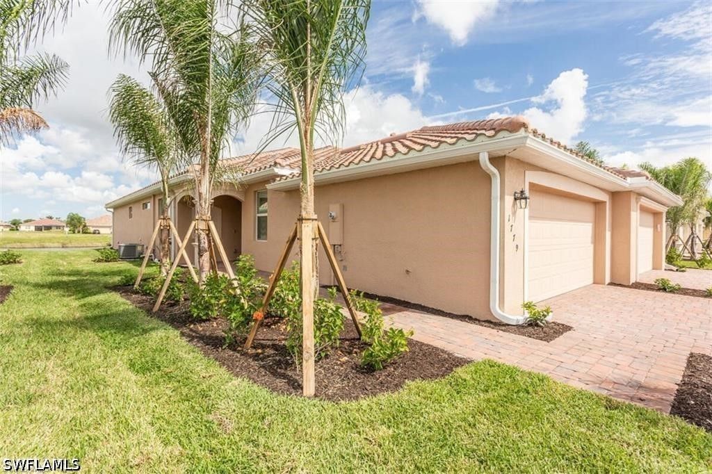 1771 Alameda Dr, Naples