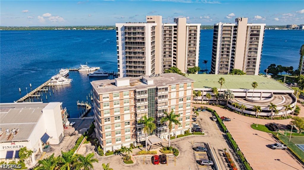 2350 W 1st St 205, Fort Myers