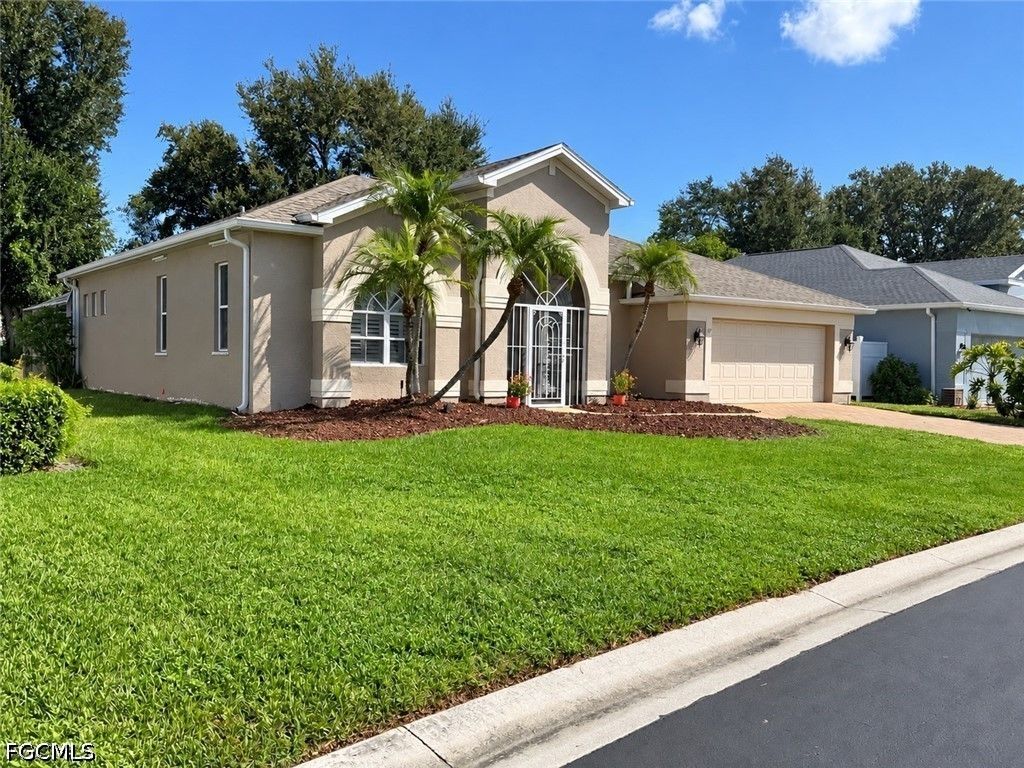 14820 Lake Olive Dr, Fort Myers