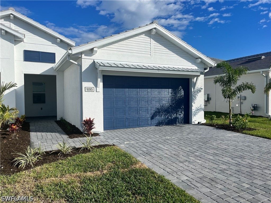 9195 Cayman Dr, Naples