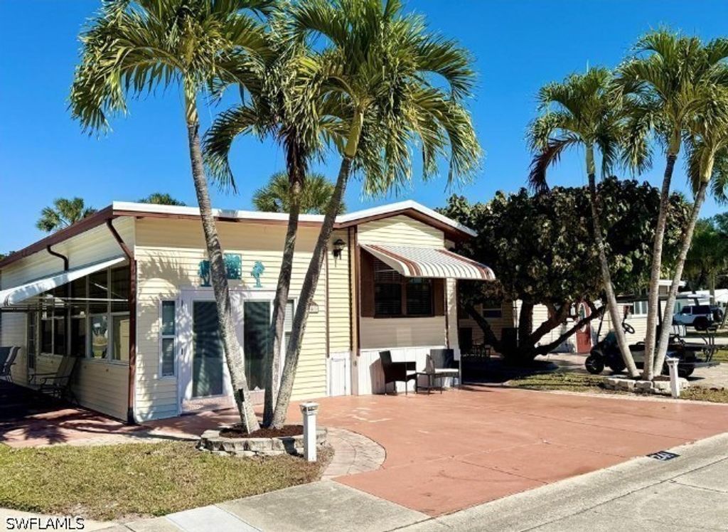 241 Cattleya Refuge 241, Naples