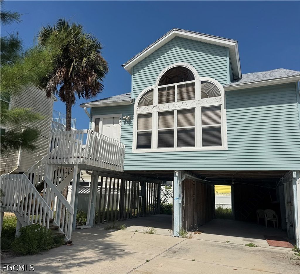 225 Fairweather Ln, Fort Myers Beach