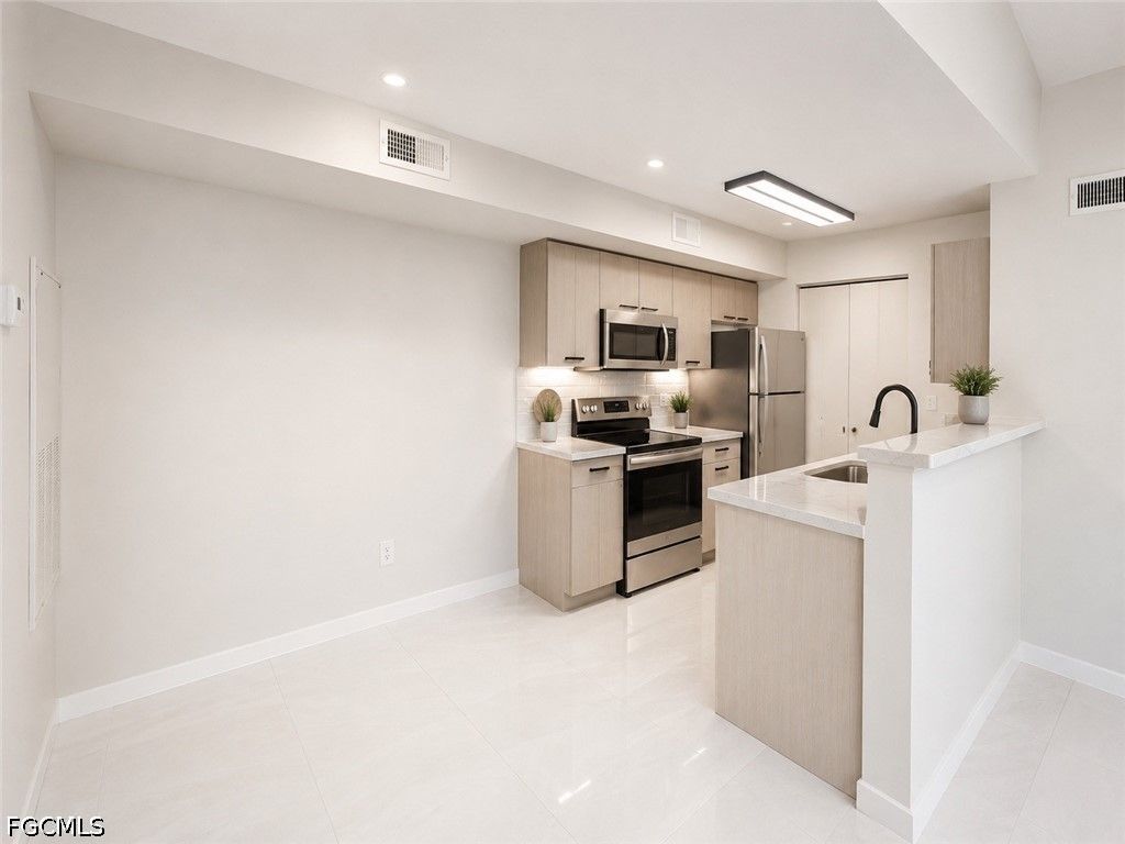 12640 Equestrian Cir 1912, Fort Myers