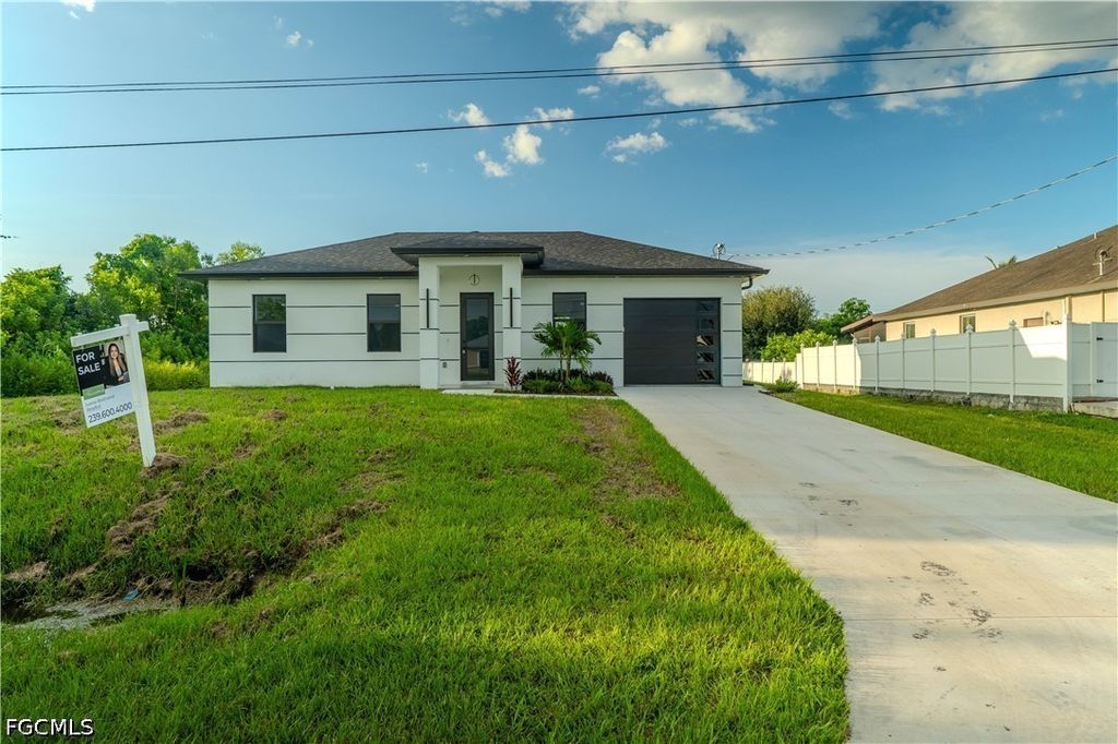 4012 11th St W, Lehigh Acres