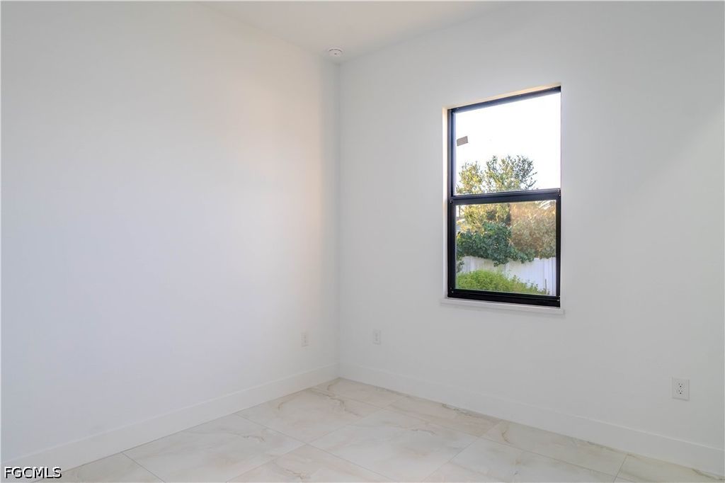 4012 11th St W, Lehigh Acres