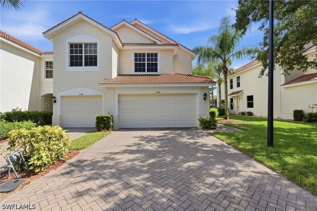 1148 Oxford Ln, Naples