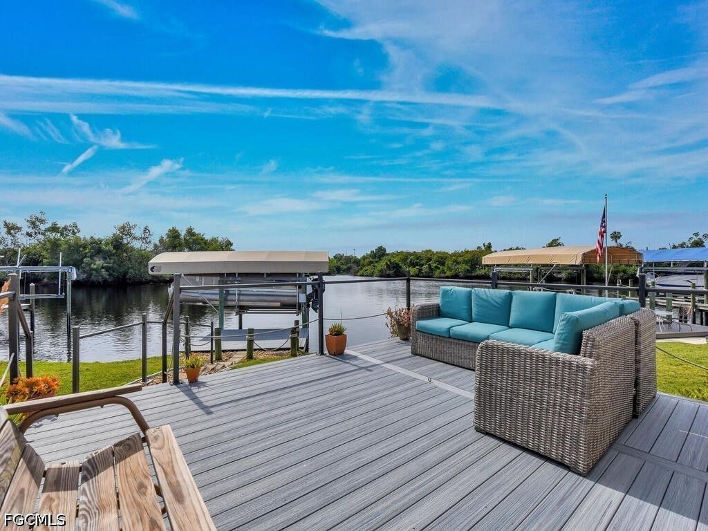 37 Channel Ln, FORT MYERS