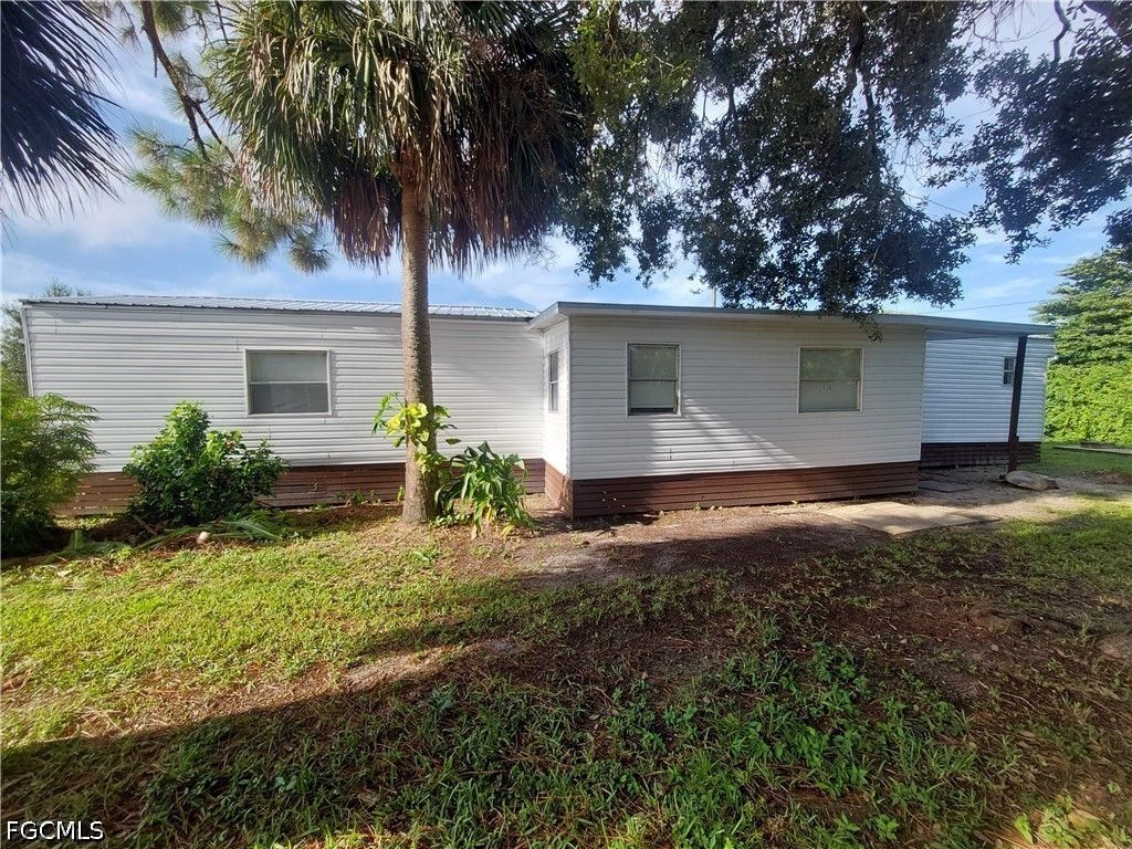 8386 Tolles Dr, NORTH FORT MYERS