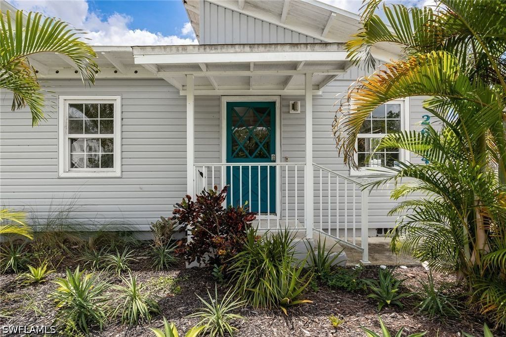 2664 Van Buren Ave, Naples