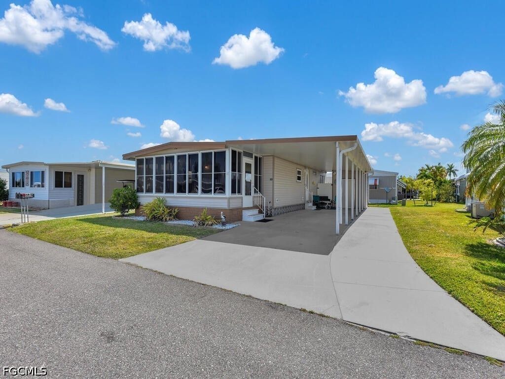 300 Shoreland Dr, FORT MYERS