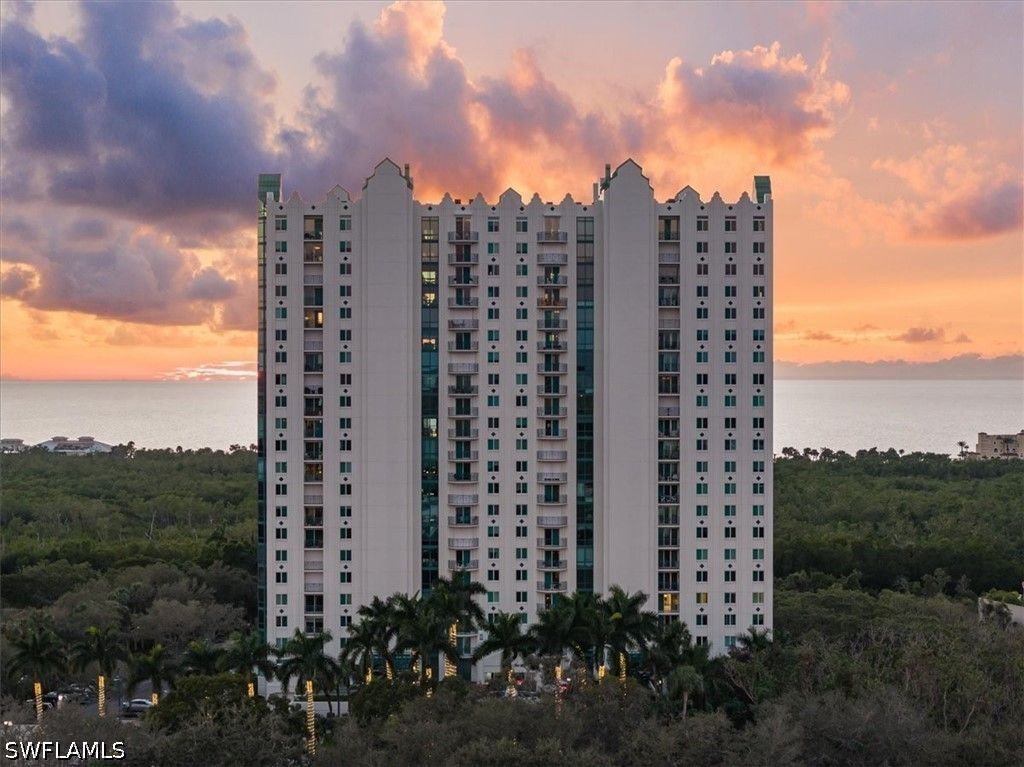 7515 Pelican Bay Blvd 6b, Naples