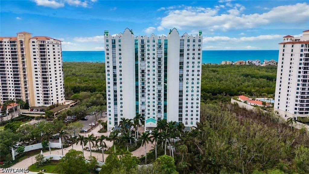 7515 Pelican Bay Blvd 6b, Naples
