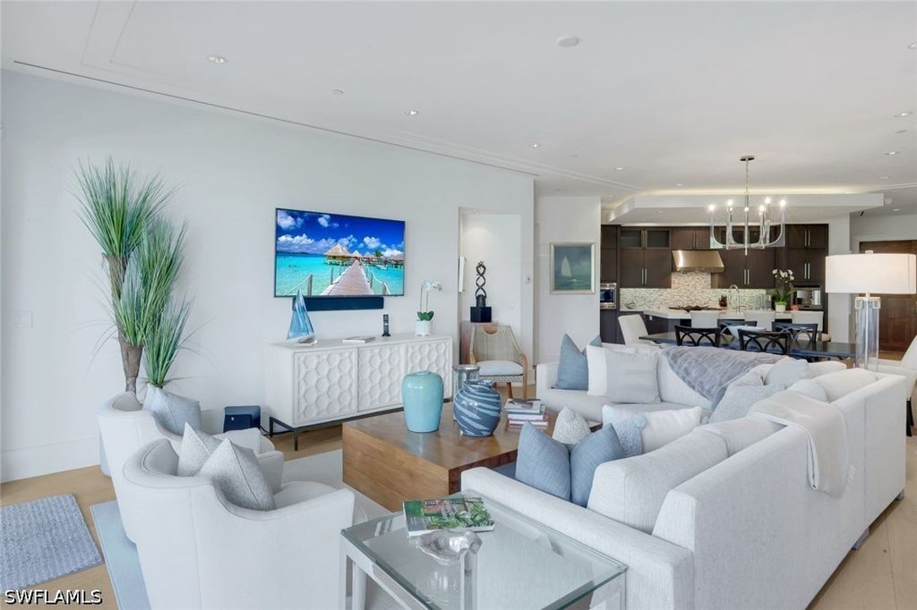 382 12th Ave S 202, Naples