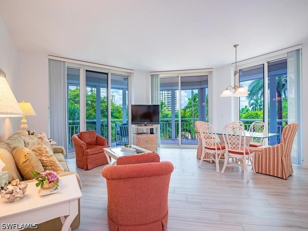 4255 Gulf Shore Blvd N 107, Naples