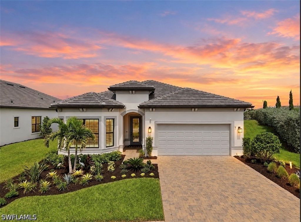 1925 Don Benito Way, Naples