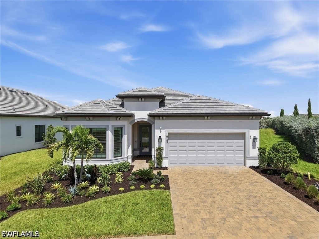 1925 Don Benito Way, Naples