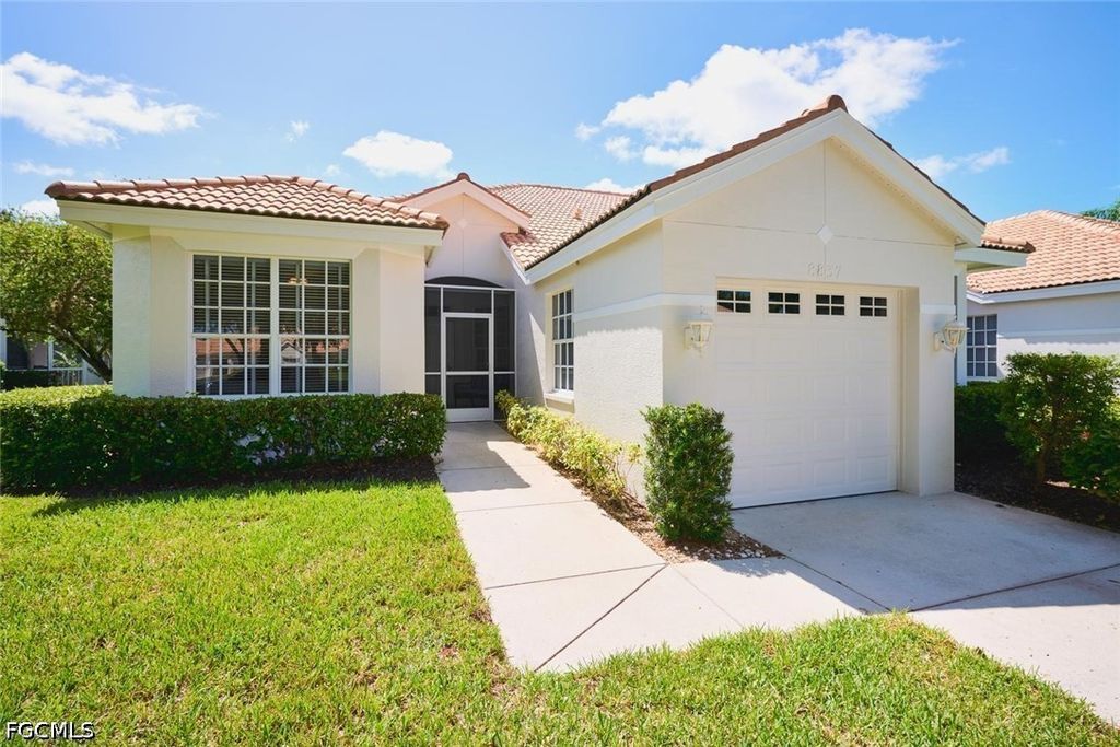 8837 E Bay Cir, Fort Myers