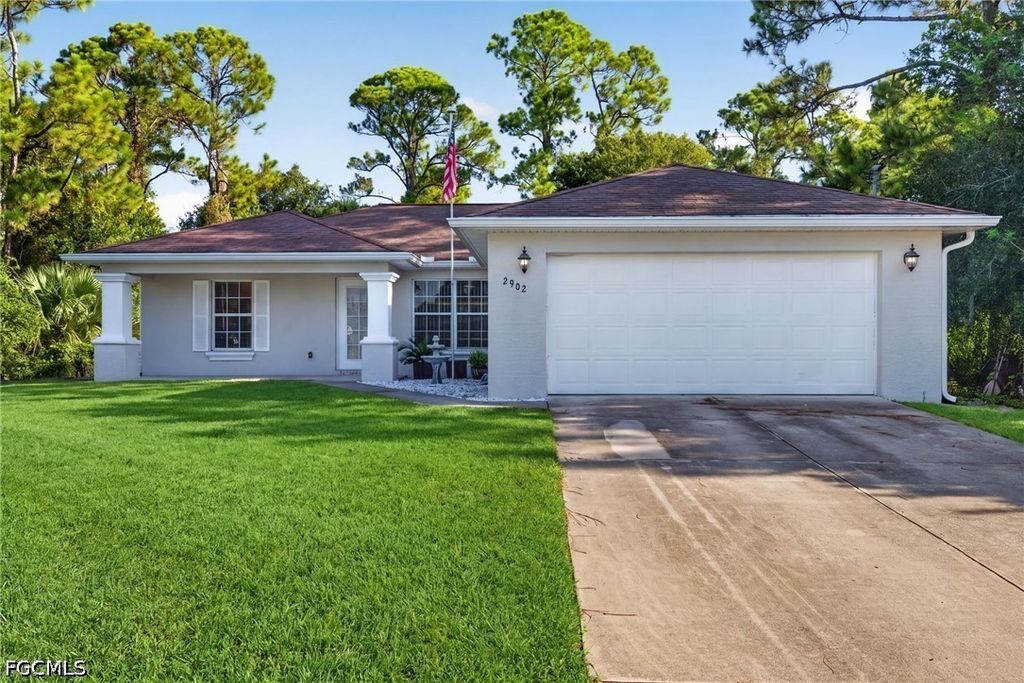2902 49th St W, LEHIGH ACRES