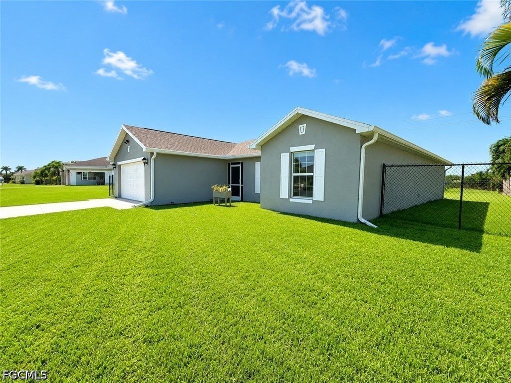 1812 Sw 32nd St, Cape Coral