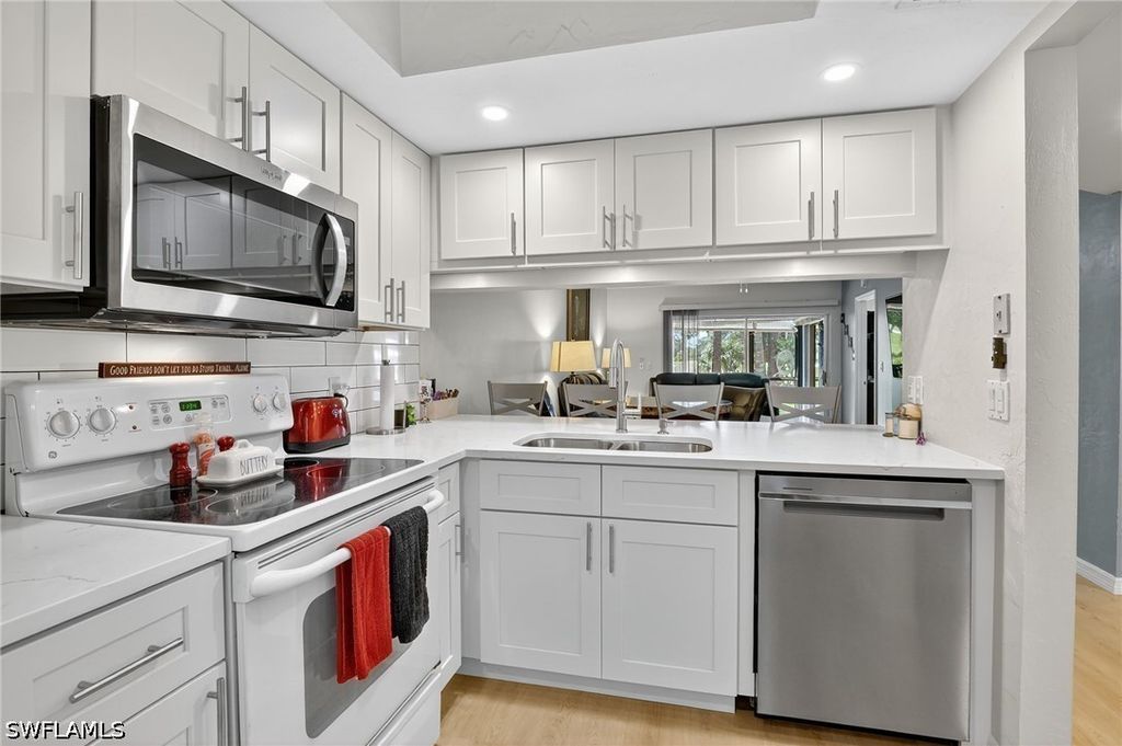 5857 Rattlesnake Hammock Rd N 106, Naples