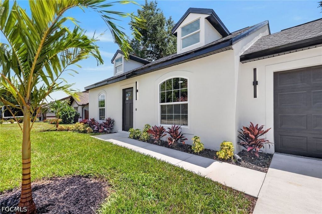9100 Aster Rd, FORT MYERS