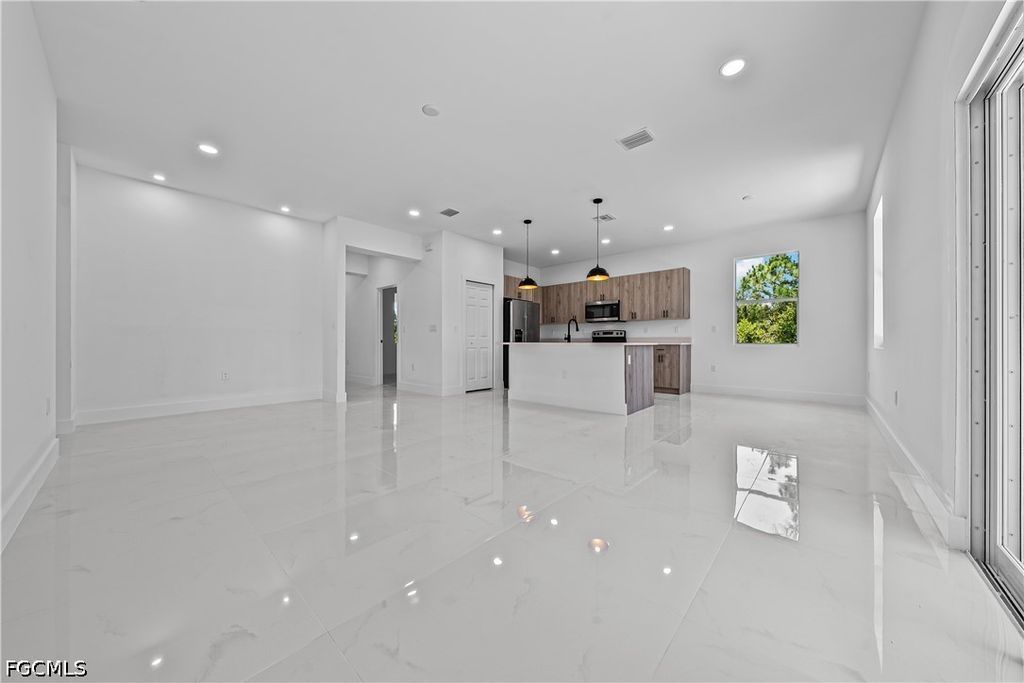 3401 50th St W, Lehigh Acres